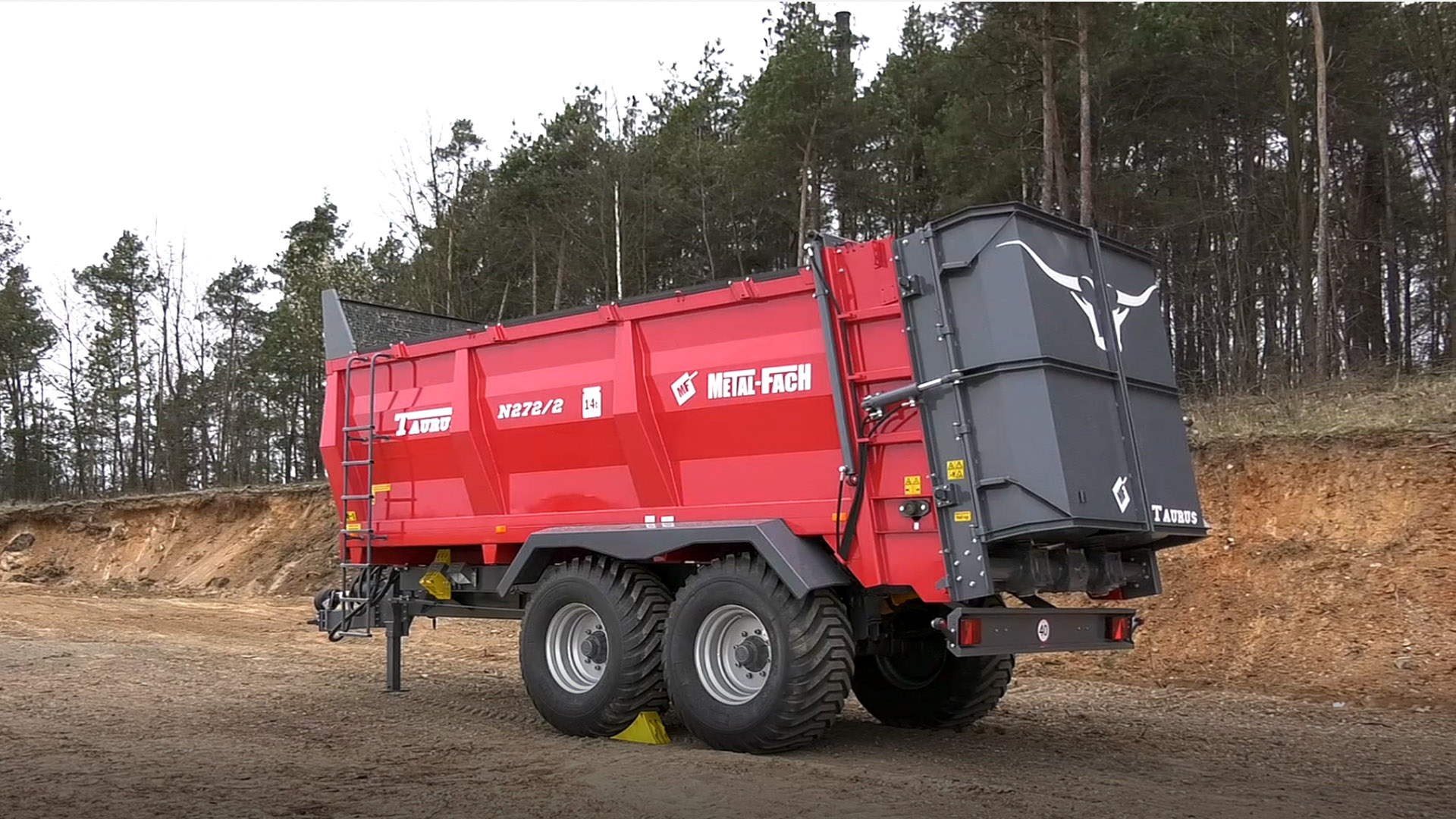 Навозоразбрасыватель 16 тонн N-272/2 TAURUS-купить в Москве и России